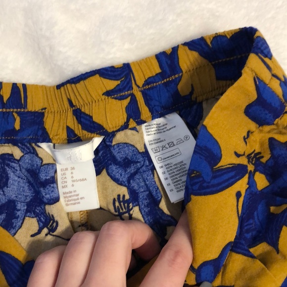 H&M flowy shorts - Picture 3 of 5